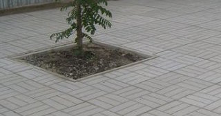 Качественная тротуарная плитка серого цвета в Урае в октябре