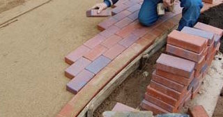 Установка тротуарной плитки в Урае - цена от 834 руб. за работу