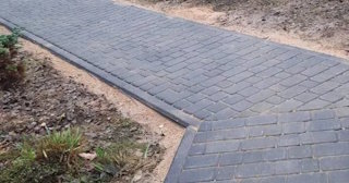 Укладка тротуарной плитки на основание в Урае в октябре