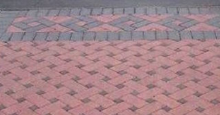 Укладка тротуарной плитки на старое бетонное основание в Урае в октябре