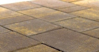 Укладка тротуарной плитки на цементное основание в Урае от 834 руб.