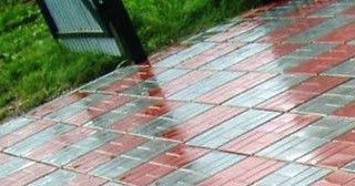 Профессиональная укладка цементной тротуарной плитки в Урае в октябре