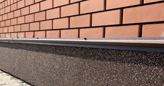 Облицовка цоколя керамогранитом в Урае в октябре