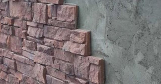 Качественная отделка цоколя фундамента снаружи в Урае в октябре