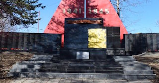 Профессиональное благоустройство памятников в Урае в октябре